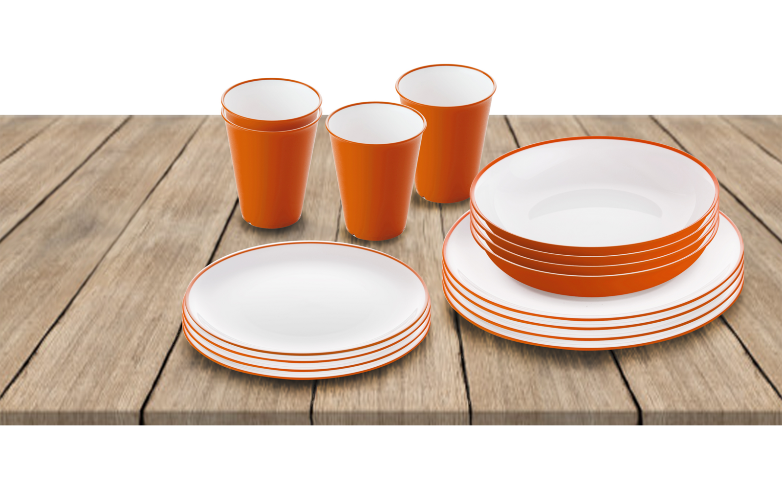 Meerdere oranje-witte borden en bekers op een houten tafel