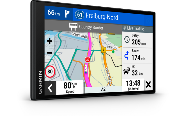 Schwarzes Garmin-Navigationsgerät mit Bildschirm, Straßenkarte, pink markierte Route, Kennzeichnung 'A2', Text 'Country Border' auf der Karte, Tempolimit-Schild '80', Anzeige '80 km/h', obere Leiste '66 km' und '61 Freiburg-Nord', rechter Bereich 'Li