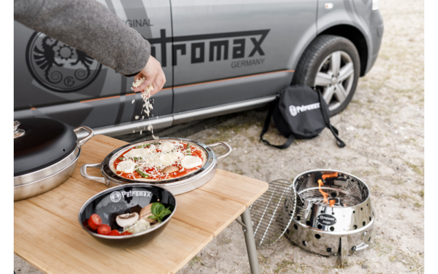 Petromax baking tray for camping oven