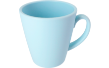 Tasse bleu clair avec anse sur fond blanc