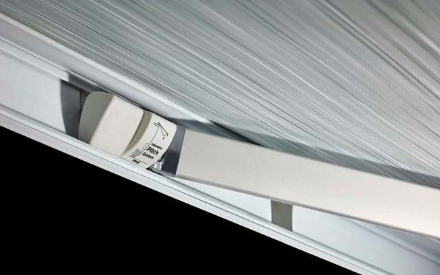 Product afbeelding Thule Omnistor 5200 Wandmarkise motorisiert Geh&auml;use Wei&szlig; Tuchfarbe Mystic Grey 5 Meter 1