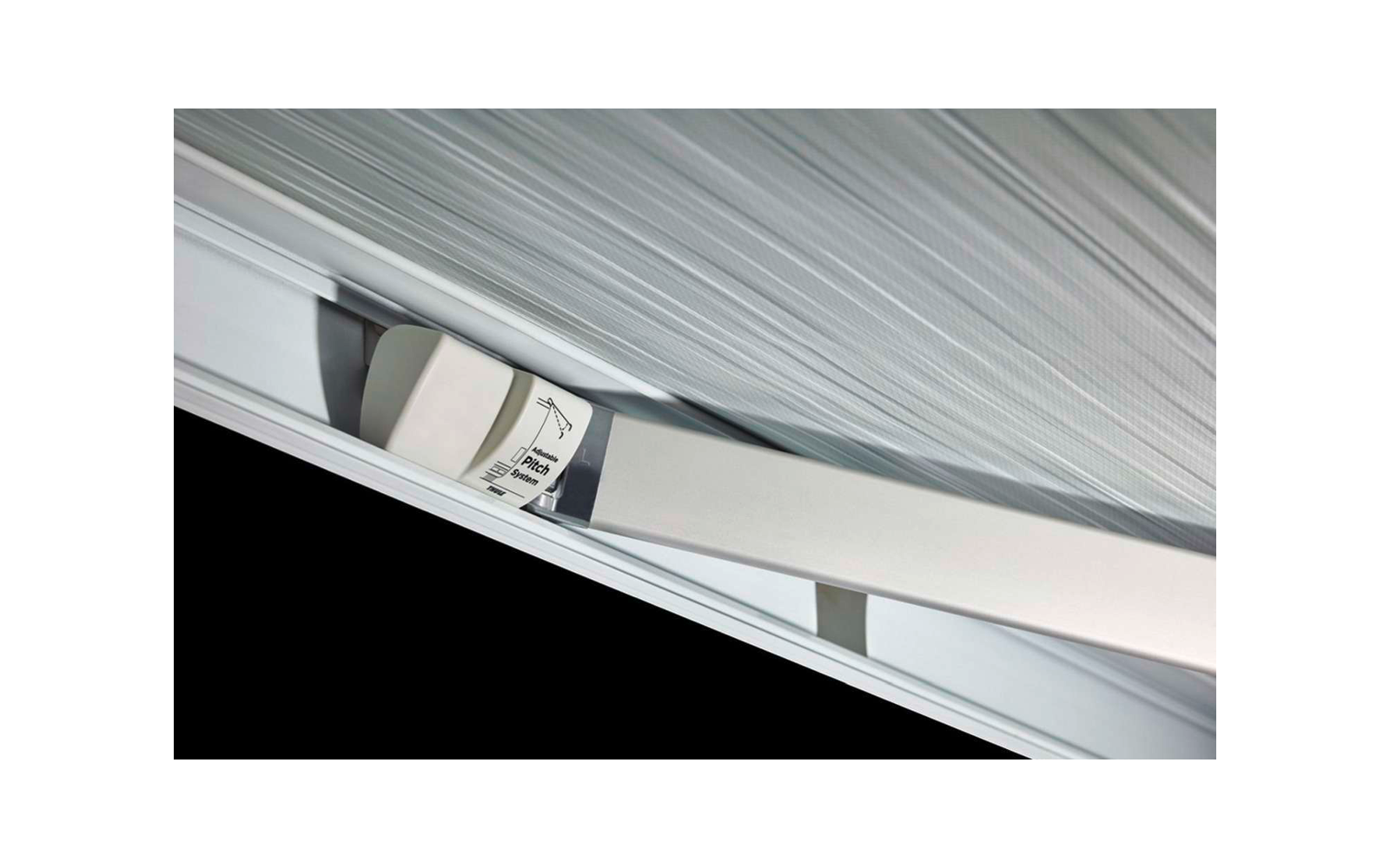 Product afbeelding Thule Omnistor 5200 Wandmarkise motorisiert Geh&auml;use Wei&szlig; Tuchfarbe Mystic Grey 5 Meter 1
