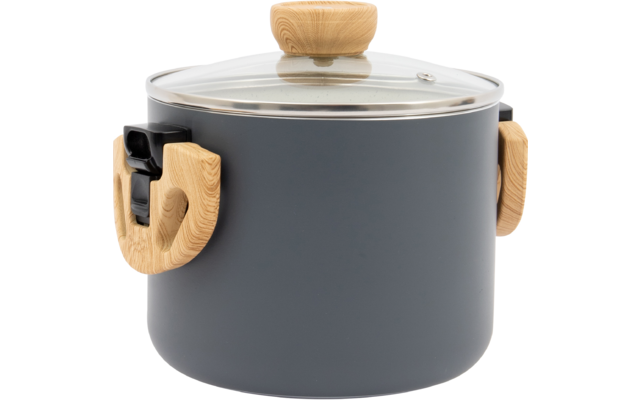 Grijze cilindervormige kookpan met transparant glazen deksel met metalen rand, houtkleurige bovenknop en twee houtkleurige zijgrepen