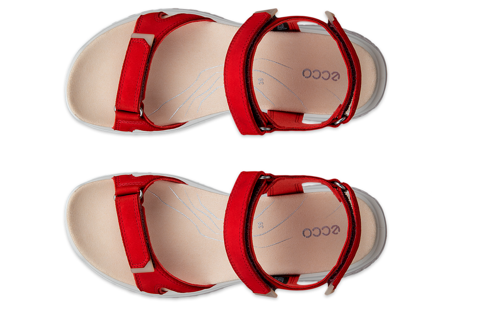 Twee rode sandalen, bovenaanzicht, beige voetbedden, twee bandjes per schoen, merknaam ecco zichtbaar op de binnenzolen