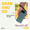 Hand houdt een smartphone met een gele achtergrond en de tekst 'GRAB AND GO'