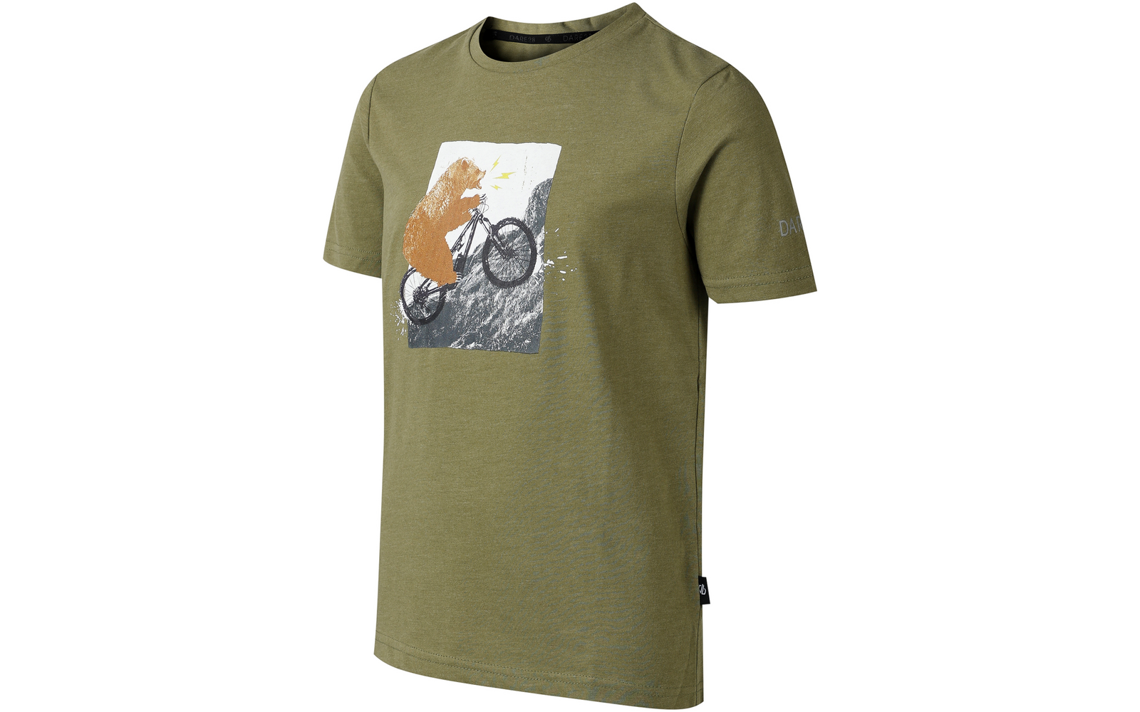 Olivgrünes kurzärmliges T‑Shirt mit rundem Halsausschnitt; rechteckiger Druck auf der Vorderseite mit einem Bären auf einem Fahrrad vor strukturiertem Hintergrund