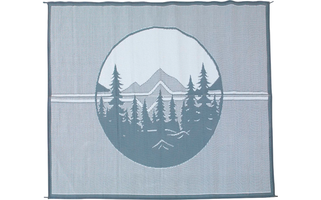 Grauer Stoff mit rundem Motiv von Bergen und Nadelbäumen
