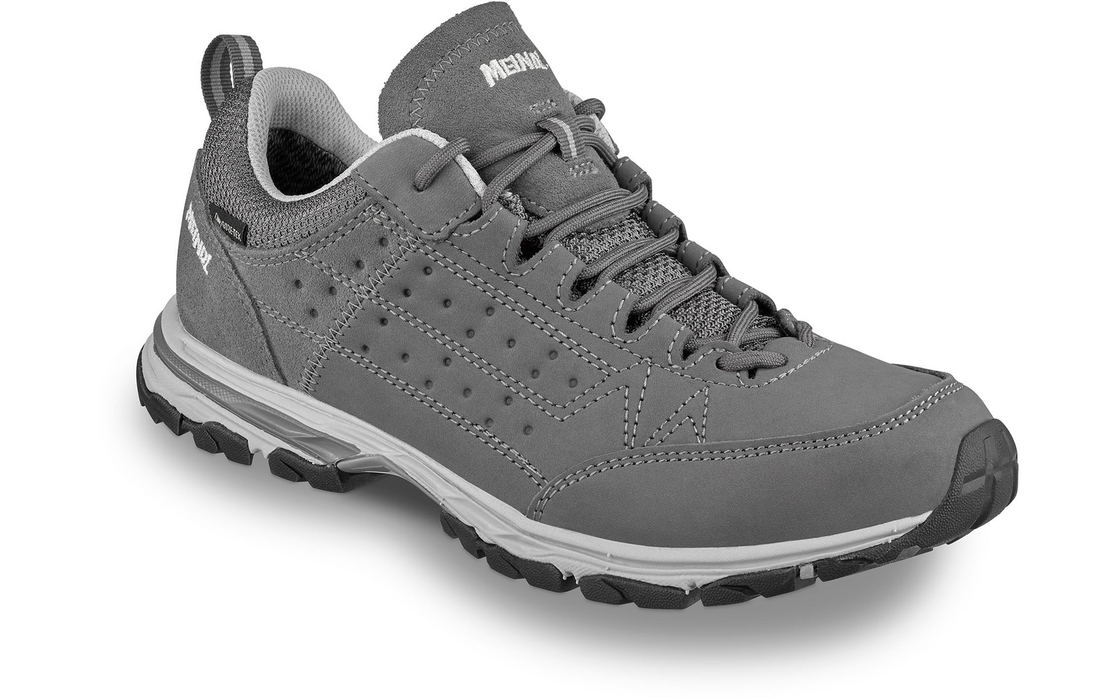 Zapato gris con cordones, vista en tres cuartos, cordones visibles, suela con dibujo y presilla en el talón