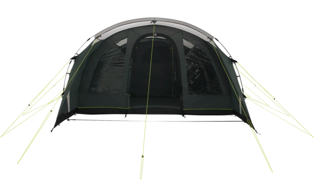 Grünes Zelt mit mehreren Spannleinen, frontal von außen fotografiert