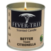 Weiße Kerze in einem Glas mit dem Aufdruck 'FEVER-TREE Scented Candle Better than Citronella'