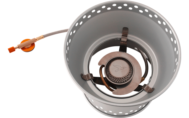 Kompakter Gaskocher mit rundem Windschutz, zentralem Brenner und angeschlossenem Schlauch mit Regler