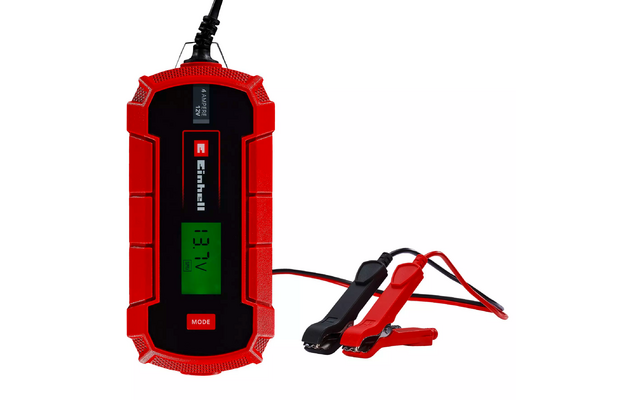 Rood-zwart apparaat met digitaal scherm waarop '13.7 V' staat, twee kabels met rode en zwarte krokodillenklemmen, Einhell-logo aan de voorkant