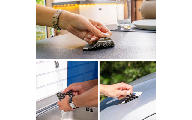 Dreiteiliges Bild: Oben Hand mit schwarzem Pad mit weißen Schriftzeichen wischt über dunkle Tischplatte neben Glas und Teller. Unten links Hände halten dasselbe Pad unter fließendem Wasser über einer Edelstahlsäule des Spülbeckens vor blau gefliester