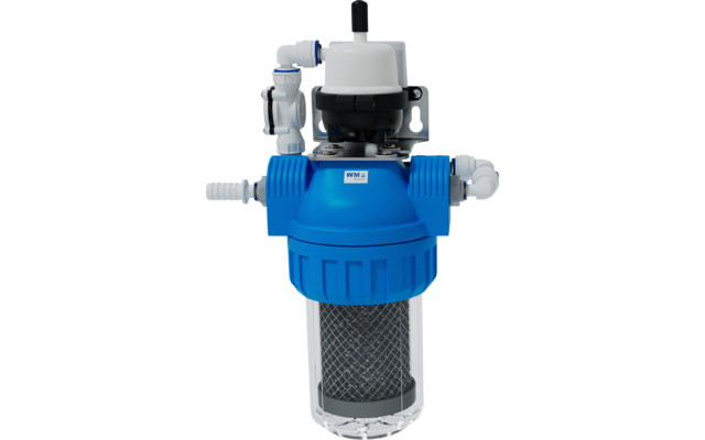 Blauer und grauer Wasserfilter mit transparentem Gehäuse