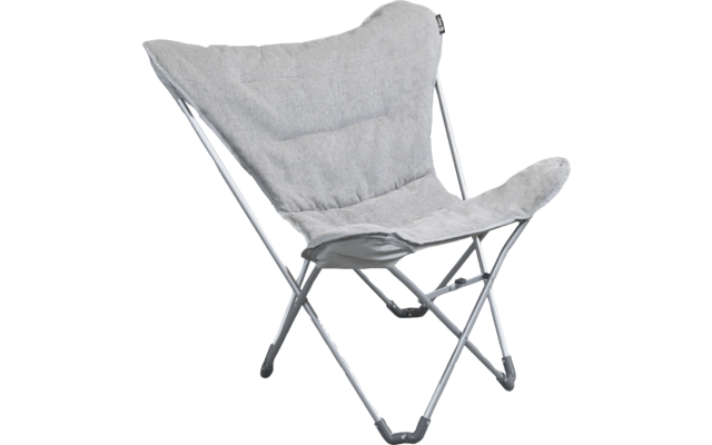 Hellgrauer, gepolsterter Klappstuhl mit Stoffbespannung auf silbernem Metallgestell und gekreuzten Beinen mit Gummifüßen