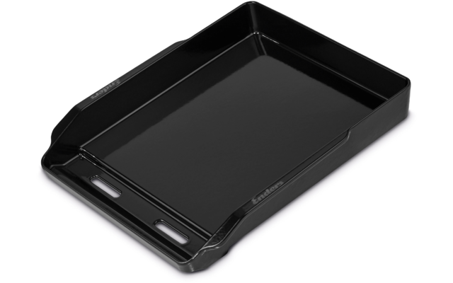 Plaque de cuisson rectangulaire noire, bords bas et deux ouvertures de poignée ovales, surface brillante