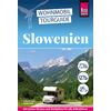 Fond bleu avec le titre blanc 'Wohnmobil Tourguide' et grand texte 'Slowenien'; un camping‑car blanc sur une route de campagne dans une vallée de montagnes vertes, sommets enneigés et ciel bleu en arrière‑plan; trois pictogrammes circulaires blancs de camping‑cars à droite; en haut à droite logo rose 'Reise Know‑How'; bande rose en bas avec texte blanc