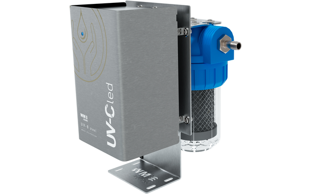 Appareil en métal gris avec filtre à eau bleu