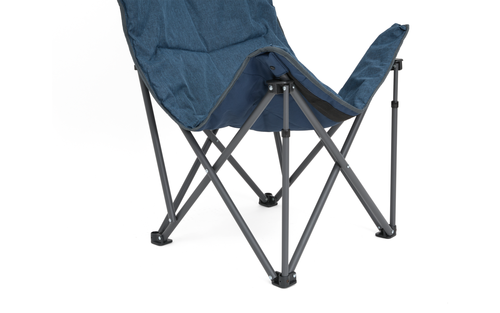 Blauer faltbarer Stuhl aus Stoff mit grauem Metallgestell in X-Form und Kunststofffüßen, Teilansicht auf weißem Hintergrund
