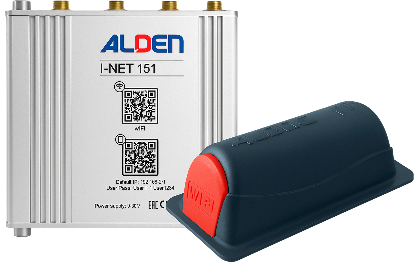 Zwei elektronische Geräte: links ein silbernes rechteckiges Gehäuse mit dem Schriftzug "ALDEN", der Aufschrift "I-NET 151", zwei QR-Codes und drei goldenen Anschlussbuchsen oben; rechts ein dunkelgrünes abgerundetes Gerät mit roter Abschlusskappe und