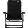 Zwarte gewatteerde opvouwbare stoel met hoge rugleuning, stoffen bekleding, metalen frame, twee armleuningen, voorhangende riem en wit logo bovenaan