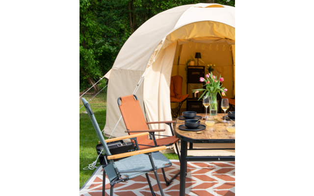 Bo-Camp Bushwick XL Silla de camping industrial con reposabrazos de bambú Arcilla