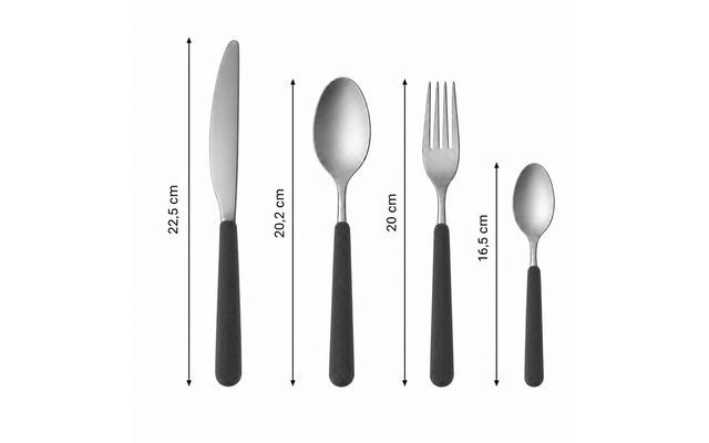 Vier bestekstukken naast elkaar op een witte achtergrond: mes (22.5 cm), lepel (20.2 cm), vork (20 cm), kleine lepel (16.5 cm); zwarte handgrepen, zilverkleurige koppen, pijlen met maatlabels
