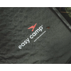 Logo mit Schriftzug easy camp auf einem grauen Stoff