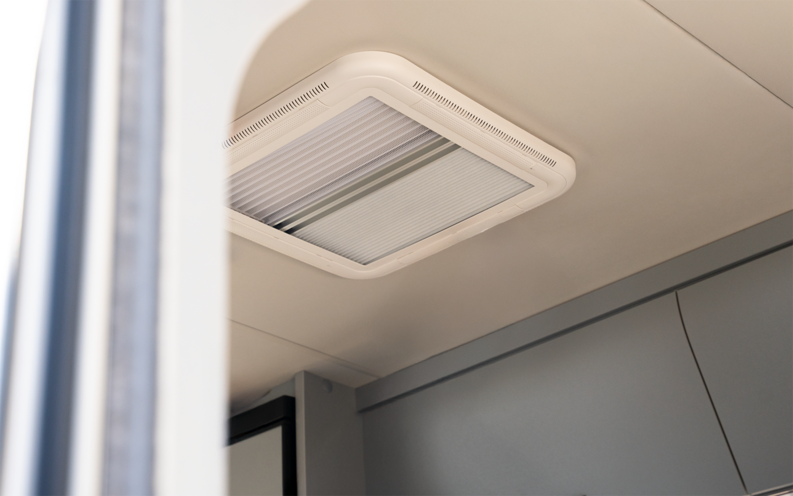 Produktbild Berger Dachhaube Skyline mit Moskitoschutz & Verdunkelungsrollo 40 x 40 cm Transparent 1