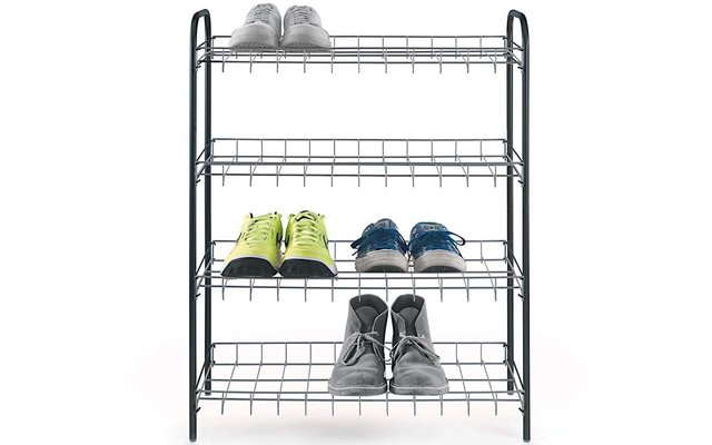 Étagère à chaussures en métal avec quatre niveaux portant différentes chaussures