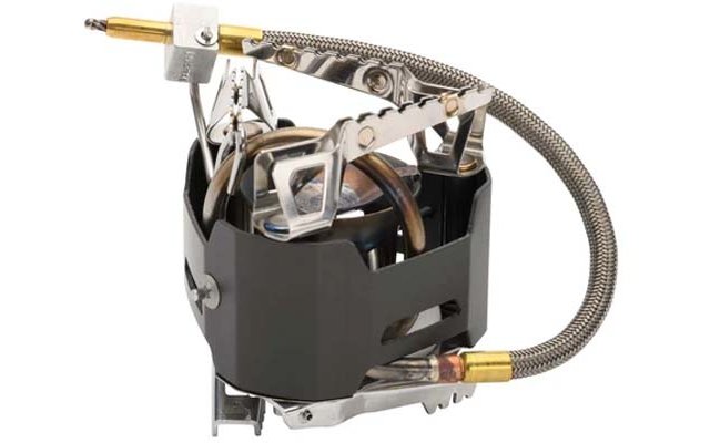 Metallgerät mit rundem Metallelement in der Mitte, schwarzer quadratischer Ummantelung, klappbaren Metallarmen und -beinen sowie geflochtener Schlauchleitung mit Messinganschlüssen