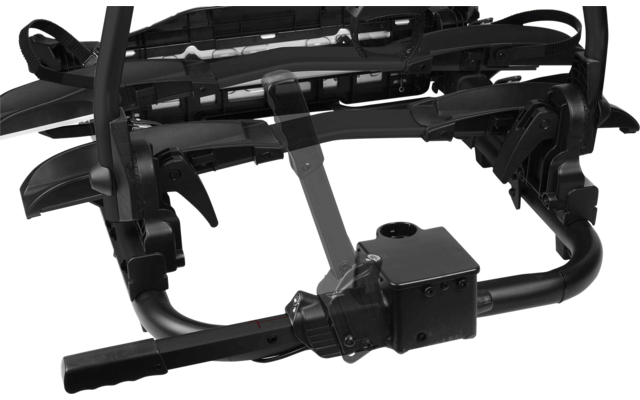 Schwarzes Metall- und Kunststoffgestell mit gebogenen Rohren, mehreren Armen, Riemen sowie Klemm- und Schraubverbindungen auf weißem Hintergrund