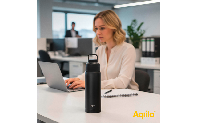 Produktbild Aqiila Powerbottle BO5 Trinkflasche 600 ml mit Powerbank 5000 mAh, 15 W und IPX4 Spritzwasserschutz 1