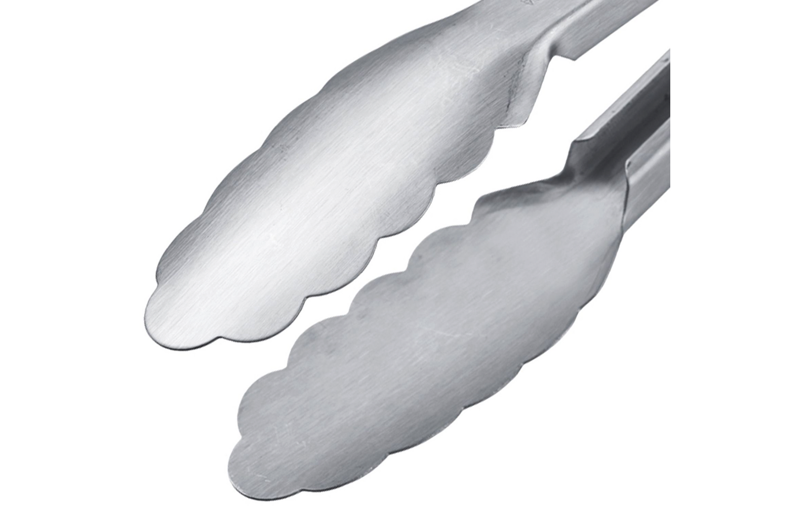 Nahaufnahme zweier gewellter Enden einer Edelstahlzange vor weißem Hintergrund