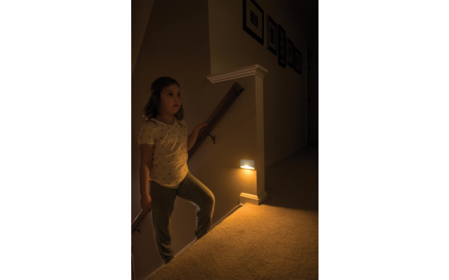 Mr. Beams MB710A Sensor amber LED stair and night light white