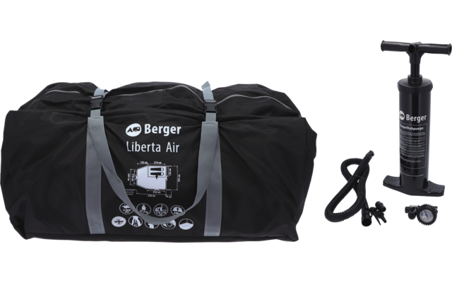 Bolsa negra con la inscripción 'Berger Liberta Air' y asas grises, junto a una bomba de mano negra con manguera, válvulas y un manómetro