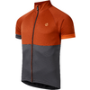 Maillot de ciclismo de manga corta con cremallera completa, parte superior naranja, parte inferior gris oscuro, pequeño logo blanco en el pecho, cuello alto