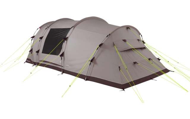 Tente tunnel beige à trois voûtes, plusieurs portes et fenêtres zippées, cordes de haubanage jaune vif et bâche de sol brune