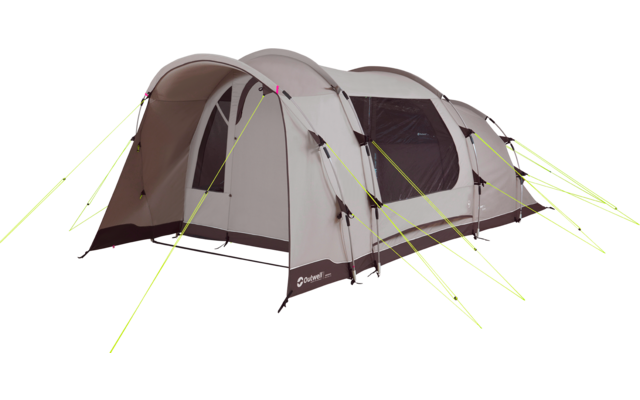 Tente tunnel gris clair à plusieurs sections courbées, deux fenêtres visibles, une entrée ouverte et des haubans vert vif