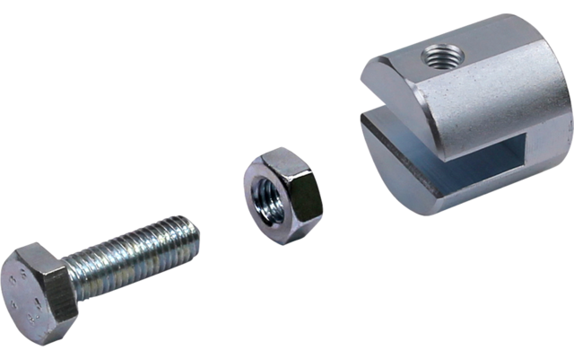 Drei Metallteile nebeneinander: links eine Sechskantschraube mit teilgewindetem Schaft, in der Mitte eine Sechskantmutter, rechts ein zylindrisches Metallstück mit Längsschlitz und Gewindeöffnung oben
