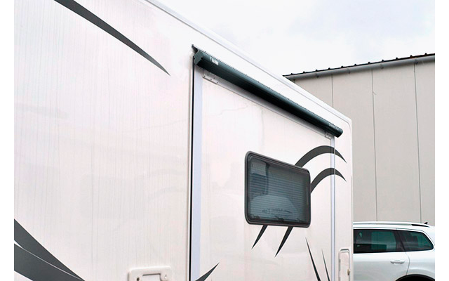 Fiamma SlideOut awning for mobile vehicle walls 170 polar white