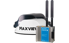 Zwei Antennen und zwei weiße Gehäuse mit der Aufschrift Maxview