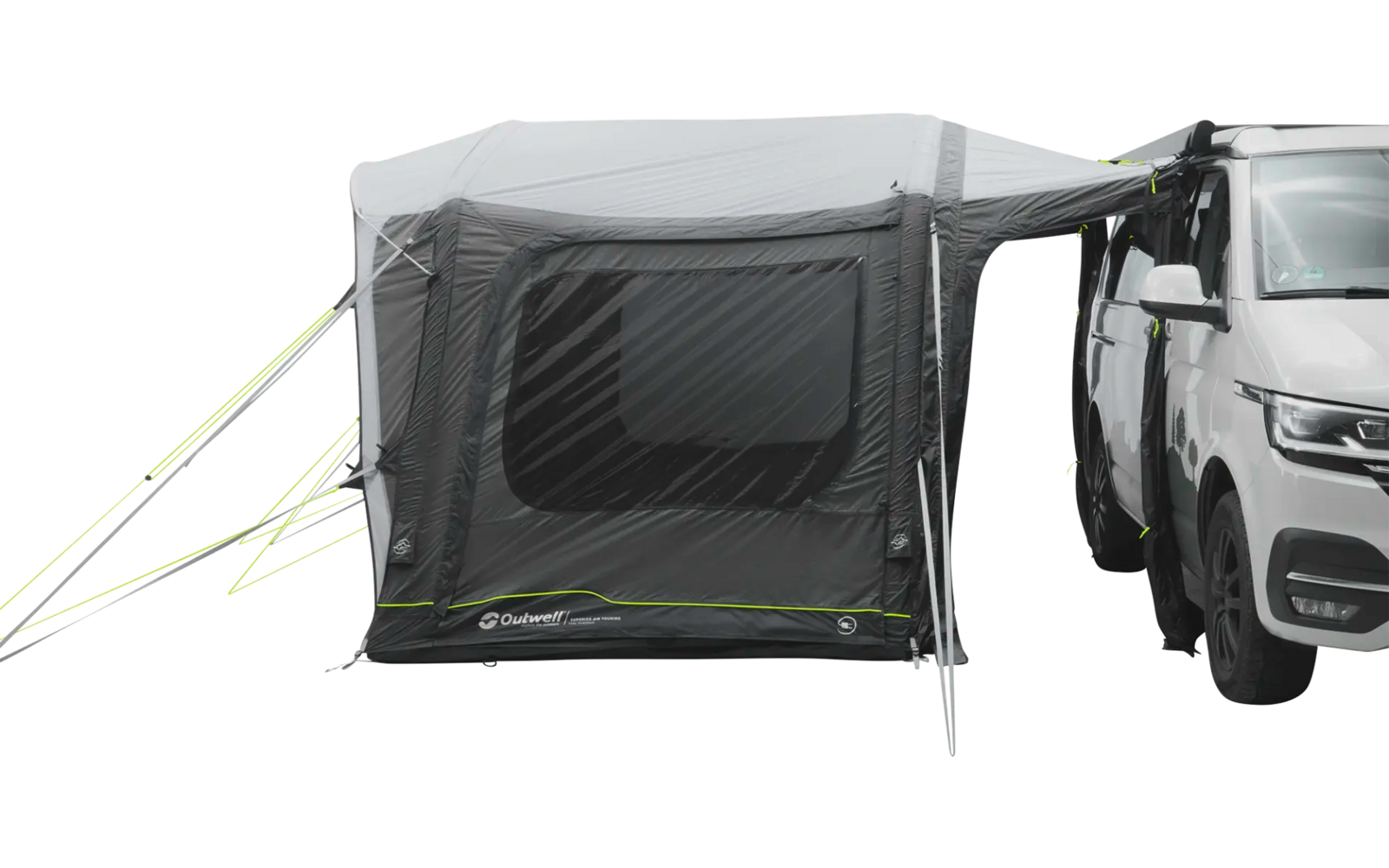 Nahaufnahme eines schwarzen Autoteils neben einem weißen Fahrzeug