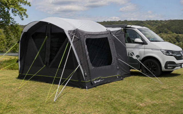 Imagen del producto Avanc&eacute; para camper con conexi&oacute;n t&uacute;nel desmontale y luz LED OLS integrada Park PowerAir Outwell 1