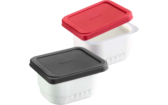 Deux boîtes en plastique blanches rectangulaires avec des couvercles rouge et noir, légèrement décalées