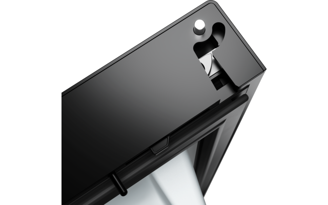 Nahaufnahme einer schwarzen rechteckigen Rahmenkante mit einem weißen zylindrischen Stift, einer gebogenen Aussparung und einer weißen Innenfläche