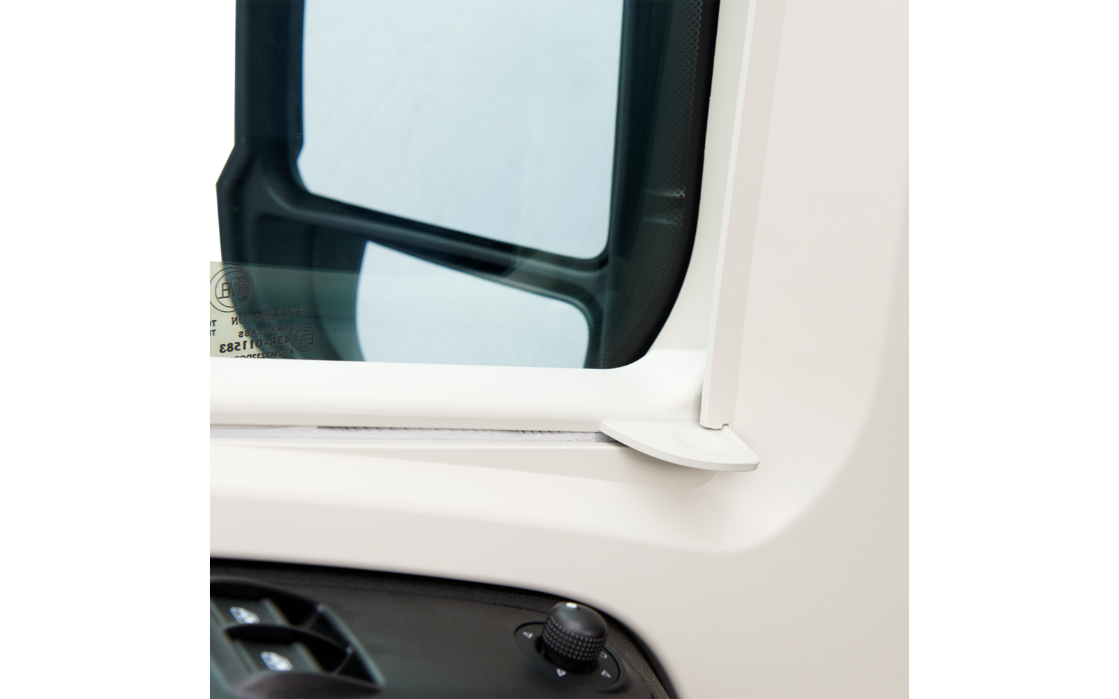 Produktbild Dometic SP 310 Seitenscheibenverdunkelung Fiat Ducato 290 Serie 8 Baujahr ab Juli 2021 2-teilig linke und rechte Seite 1