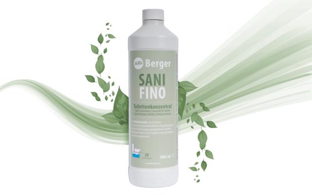 Weiße Plastikflasche mit grünem Etikett 'Berger SANI FINO Toilettenkonzentrat', weiße Fläche, grüne Welle und Blätter im Hintergrund