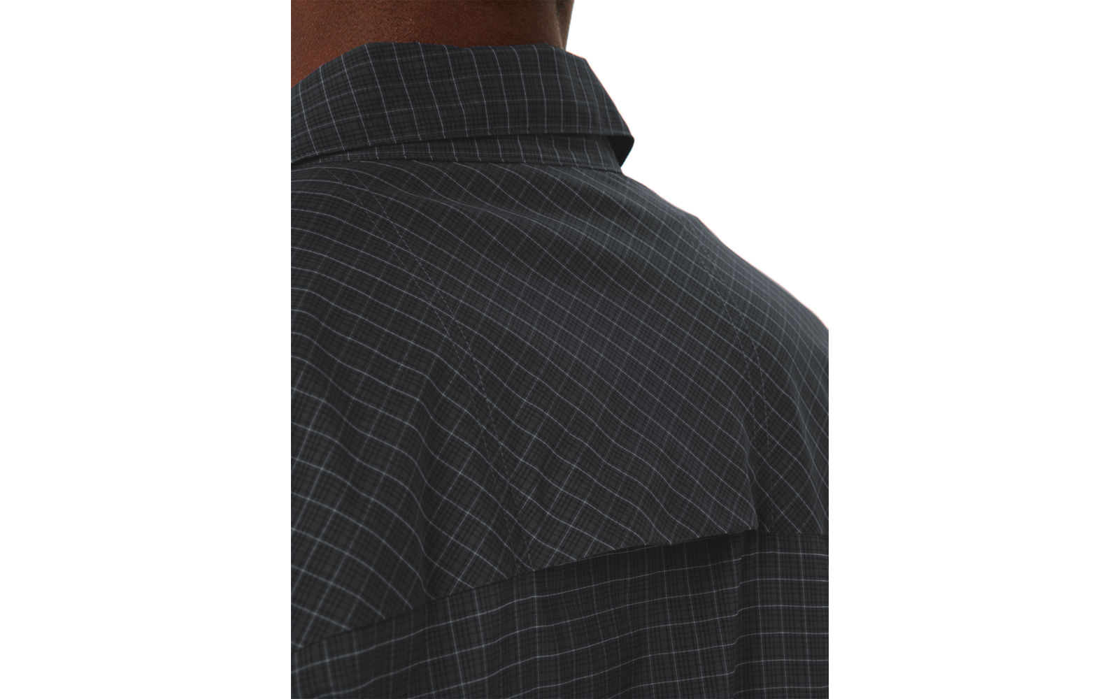 Rücken einer Person in dunkel kariertem Hemd, sichtbarer Kragen und Nacken