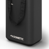 Schwarze Tasche mit Dometic-Logo und verstellbarem Tragegurt